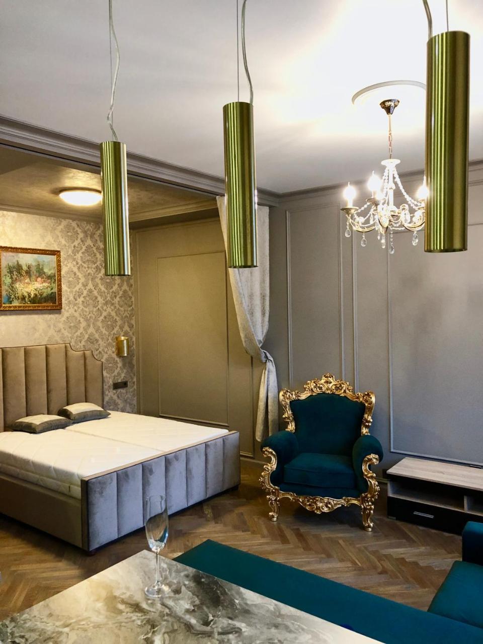 So Luxury Apartment In The Heart Of Minsk Near Circus Buitenkant foto